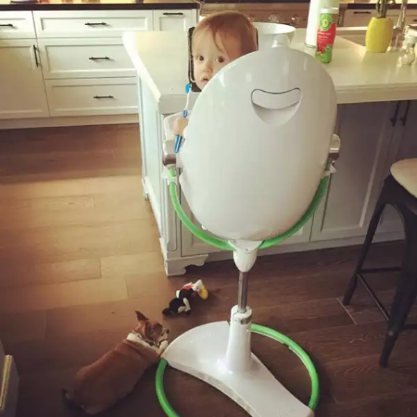 Cada día es más independiente. Antes del año de vida, Jaime Camil dio sus primeros pasos.