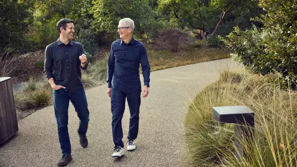 Apple-John-Ternus-Tim-Cook.jpeg