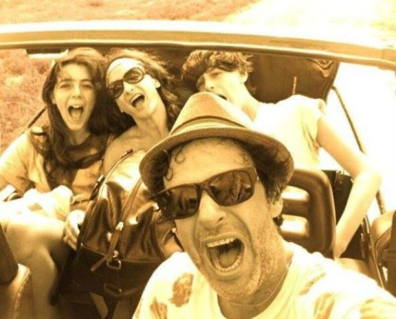 Cerati junto a Cecilia y sus hijos en uno de sus momentos familiares.