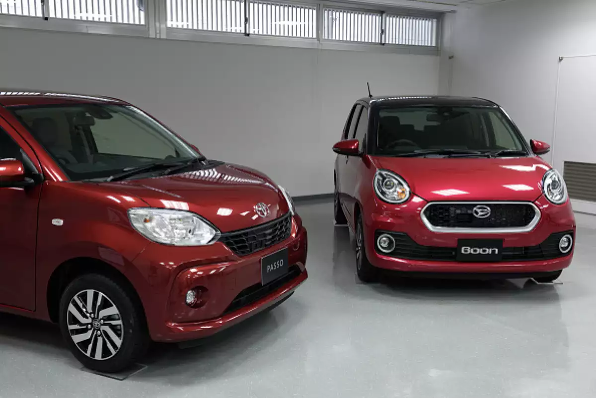 Toyota entra a la carrera de las automotrices por establecer sociedades con empresas de viajes a pedido.