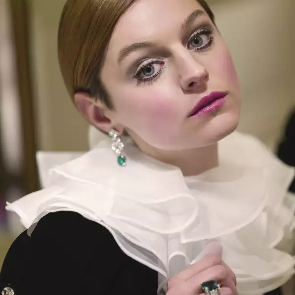 Emma Corrin_Cartier.jpg