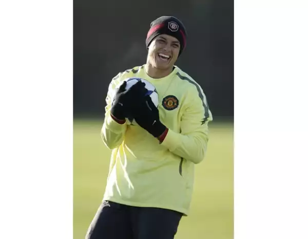 El jugador, quien cumple 23 años el miércoles, se divierte durante un entrenamiento.
