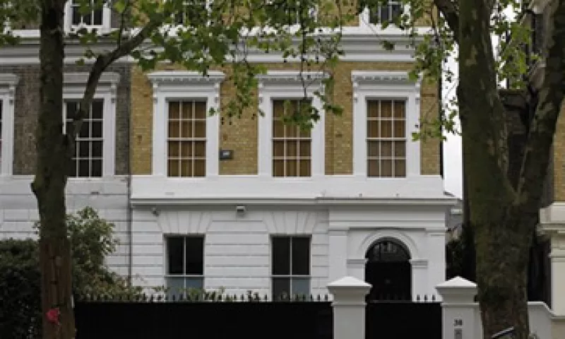 La identidad de los nuevos propiertarios del inmueble en Londres ha sido reservada. (Foto: AP)