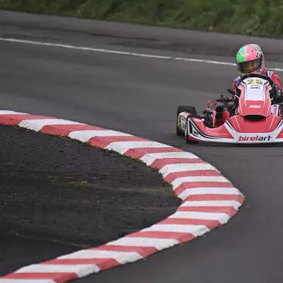 Con casco y sueños, jóvenes quieren convertirse en la primera mujer campeona de F1