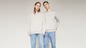 La colección está compuesta por 8 básicos de siluetas limpias y aires de streetwear no se rigen ni por talla ni por sexo, más bien por estilo.