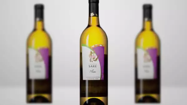 Sake embotellado en su última destilación con sabor agregado, por lo regular, ciruela y lychee. Como su nombre lo indica, Hana (flor), es ligero y dulce, como un licor de melocotón. Nivel de pulido: 40% Maridaje: frutas de la estación. Marca: Washoku