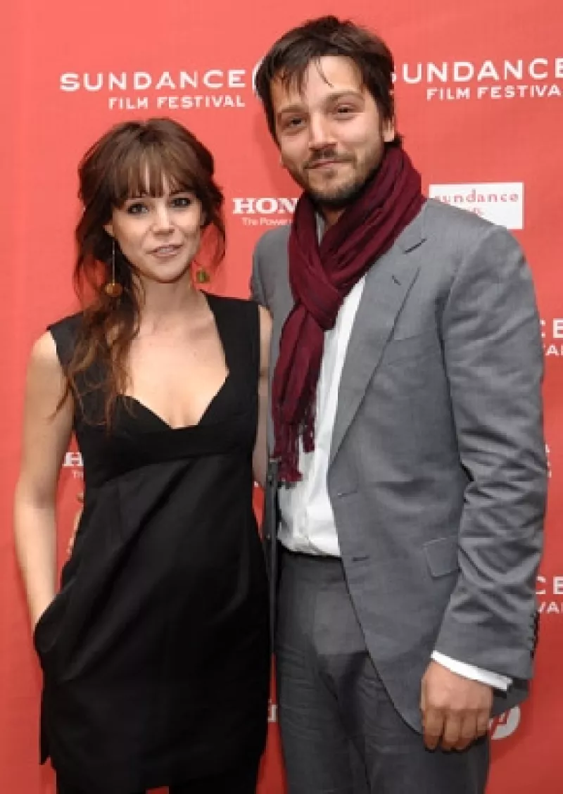 El actor y su esposa, así como otros famosos, se unirán para apoyar el proyecto que pretende brindar asistencia a niños y adolescentes con Síndrome de Inmunodeficiencia Adquirida.
