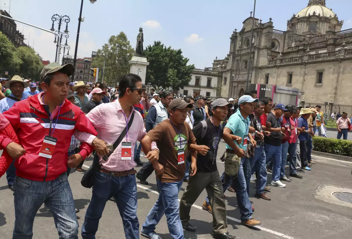 Por la ley