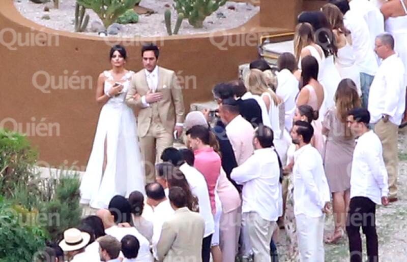 Captamos en exclusiva a Aislinn Derbez y Mauricio Ochmann durante su boda en Tepoztlán.