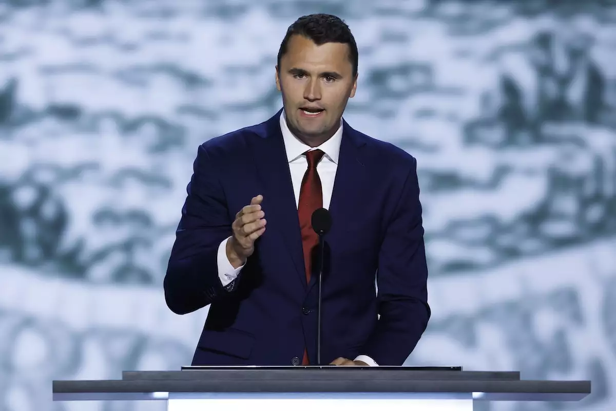 Charlie Kirk influencer ultraderechista y aliado de Donald Trump que fue asesinado en Utah