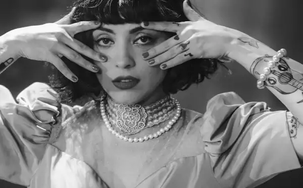 Life and Style A Tiny Audience 3.jpg