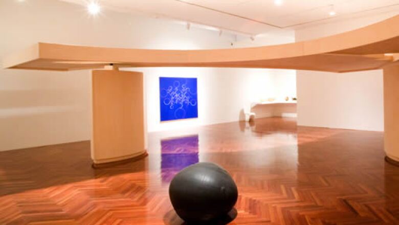 En la muestra que Patrick Charpenel curó en Bellas Artes en 2006 hubo obra de Gabriel Orozco proveniente de museos y coleccionistas de México, EU, Brasil, Puerto Rico, España, Francia, Suiza, Inglaterra, Bélgica e Italia.