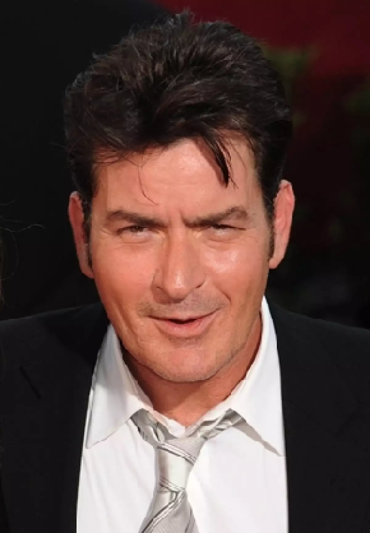 Fuentes cercanas al actor afirman que quien hace de `Charlie Harper´ en la famosa serie, ya `quiere hacer algo nuevo´ y planea no aparecer más en el show.