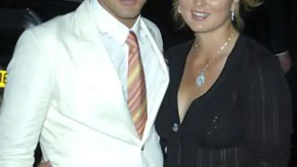 El tenista y su novia, Miroslava Vavrinec, anunciaron mediante la página oficial del suizo, que en verano nacerá su primer hijo, ambos están felices de iniciar una familia juntos.