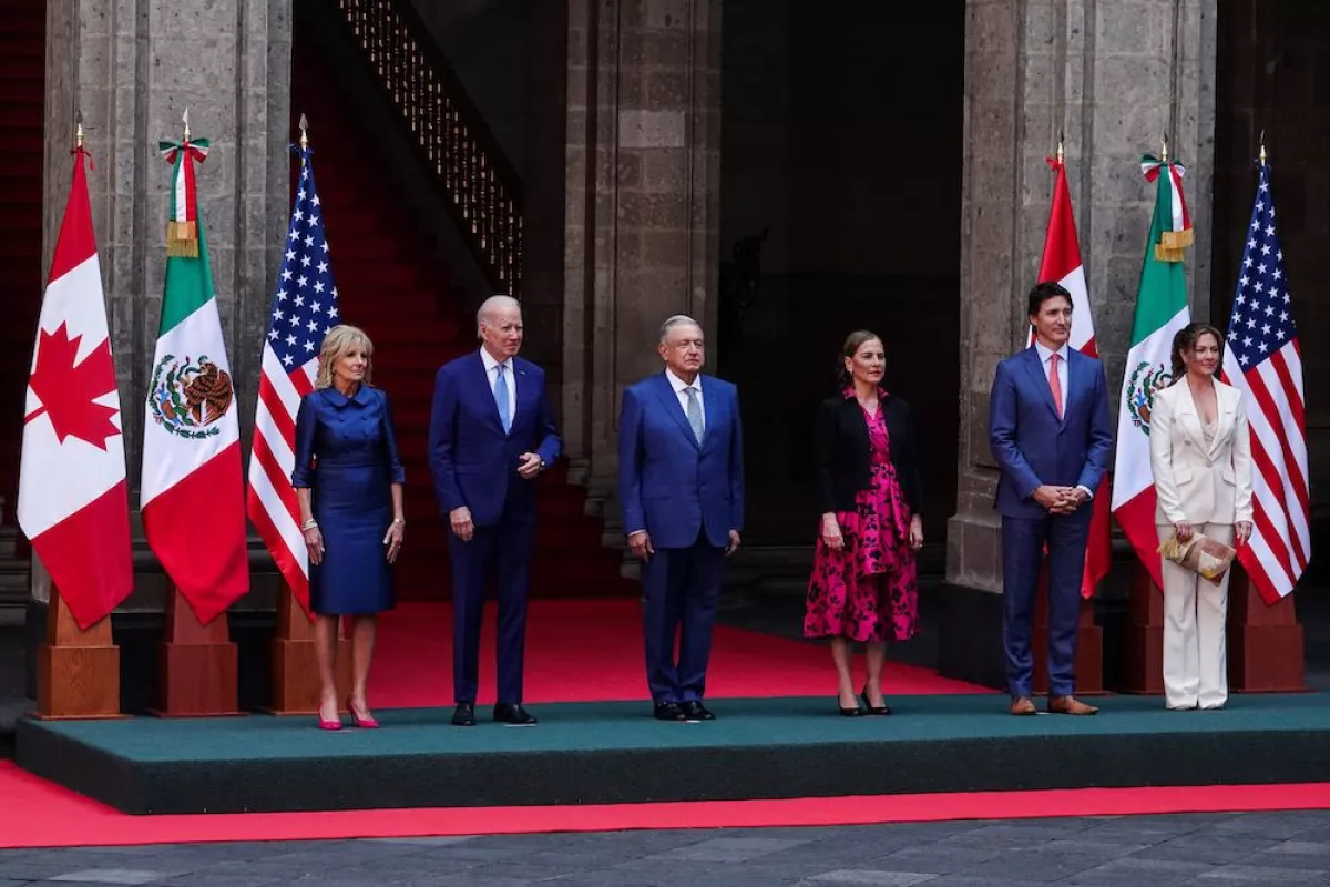 Joe Biden, Jill Biden, Andrés Manuel López Obrador, Beatriz Gutiérrez Müller, Justin Trudeau y Sophie Grégoire Trudeau en Palacio Nacional para encabezar la décima Cumbre de Líderes de América del Norte.