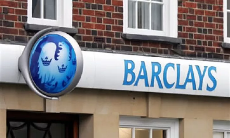 Las ventas del bajo de inversión bancaria de Barclays cedieron 11%. (Foto: AP)