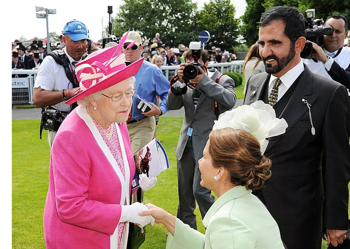 Reina Isabel, Mohamed bin y la princesa Haya de Jordania