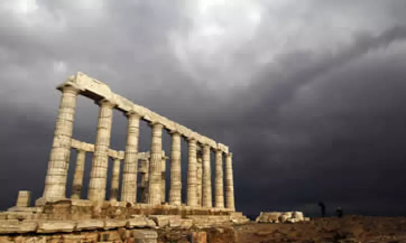 Como miembro de la zona euro, Grecia no puede devaluar su moneda para restaurar su competitividad e impulsar las exportaciones. (Foto: AP)
