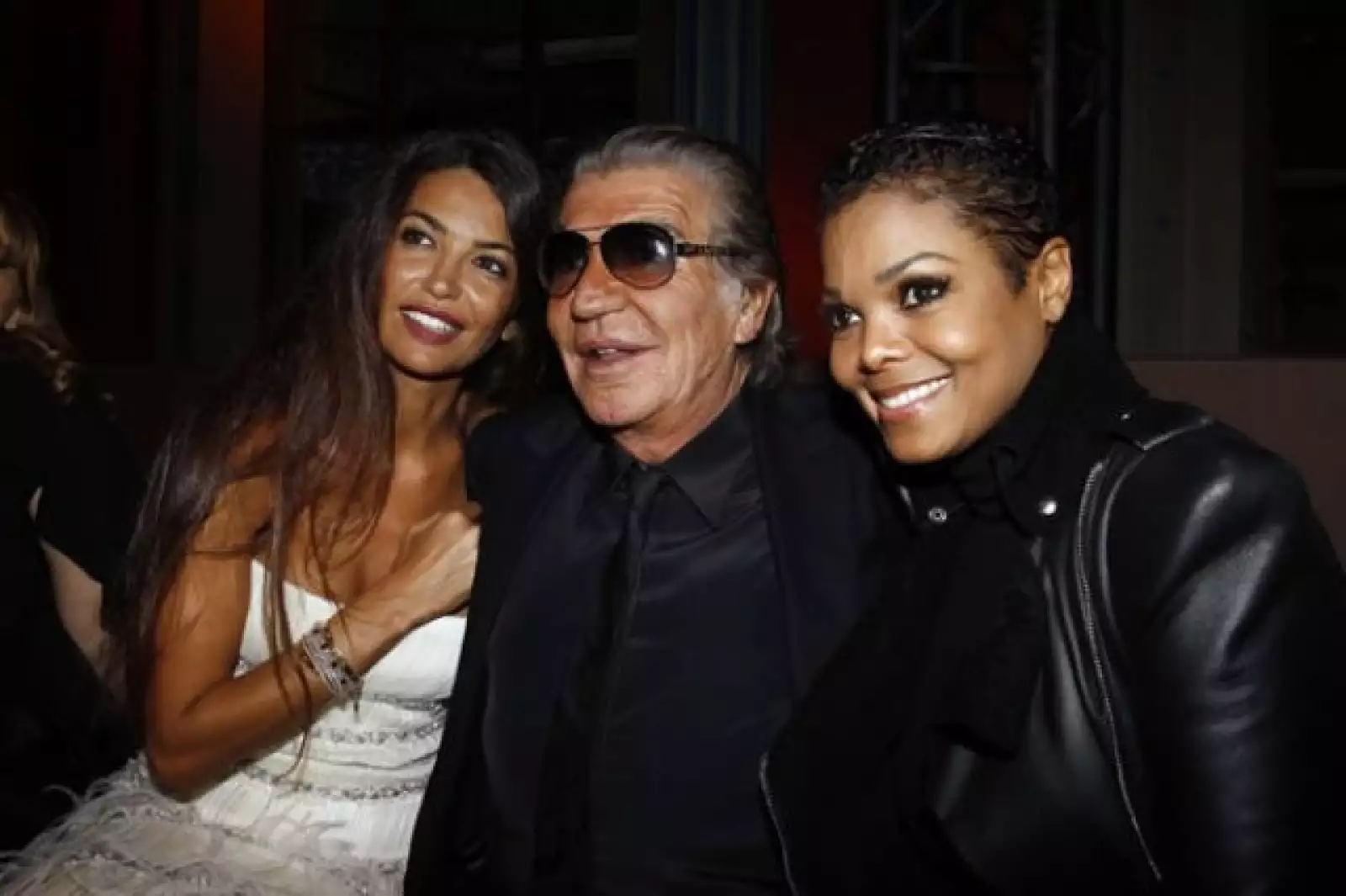 Afef Jnifen y Janet Jackson posaron con el festejado.