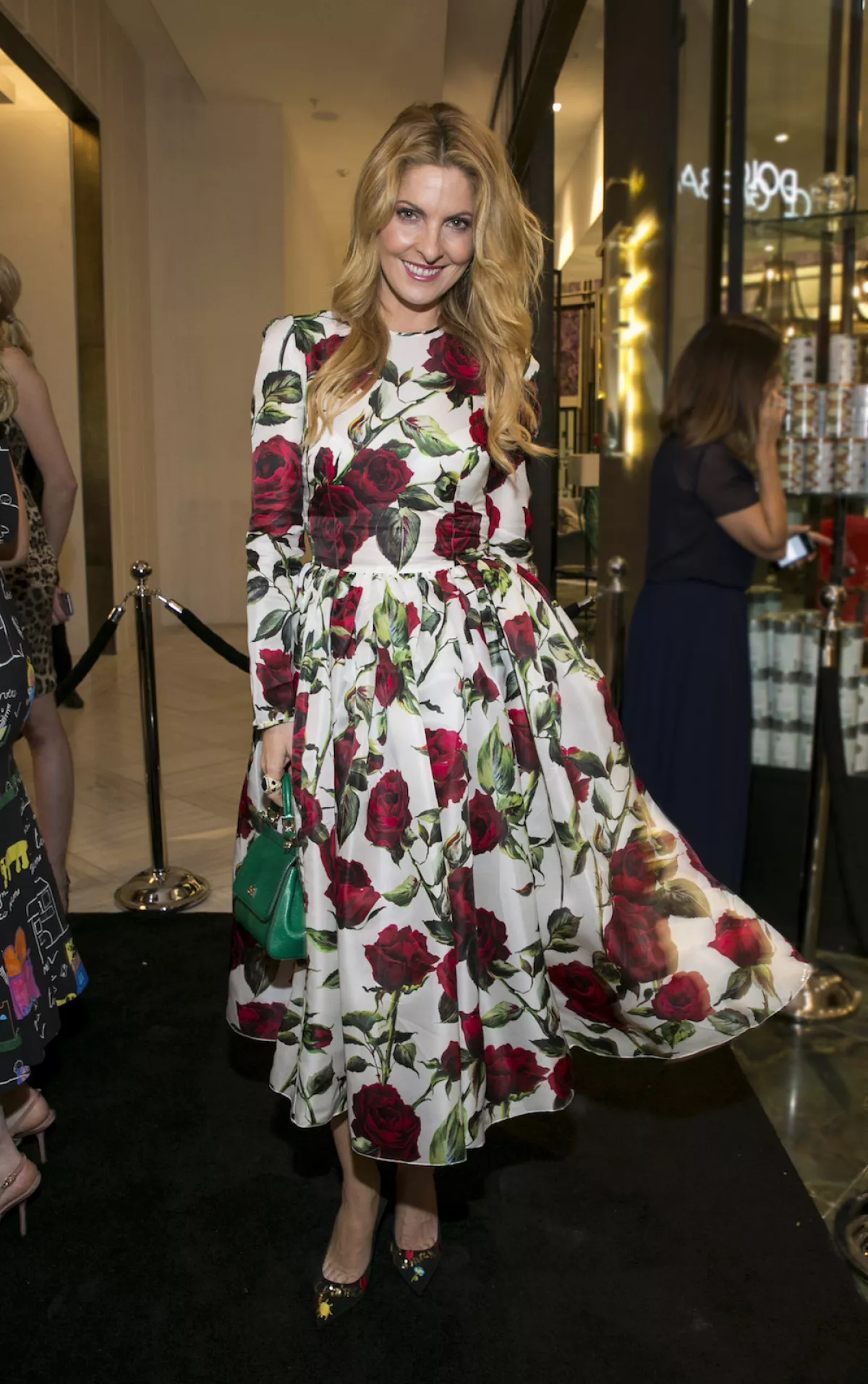 Michelle Salas asiste a la inauguracion de la teinda Dolce & Gabbana