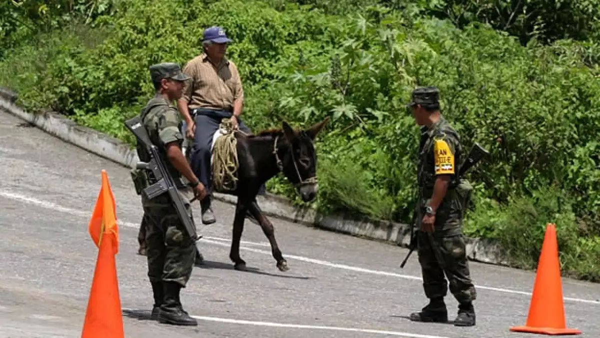MILITARES