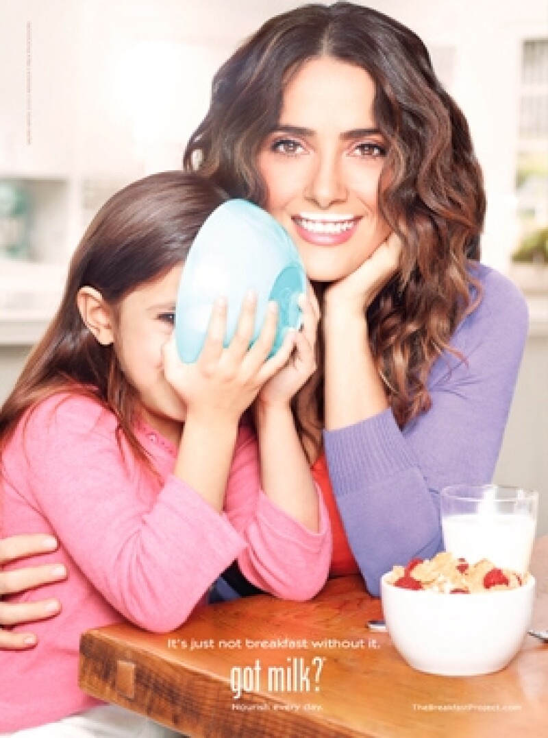 Recientemente, Salma compartió con Valentina "las mieles" de la fama y juntas participaron en una campaña publicitaria.