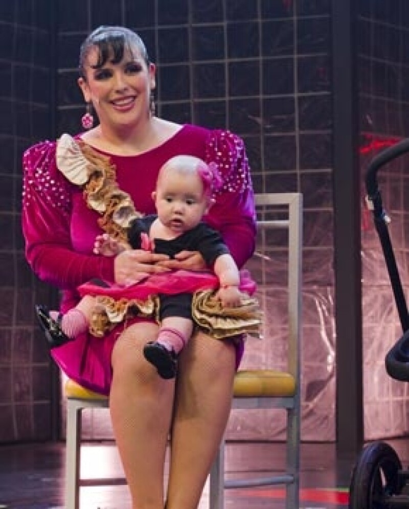 La actriz y comediante platicó en el programa de radio de Javier Poza sobre el bautizo de su hija Angélica, el cual será el 20 de abril y tendrá como padrino a Jaime Camil.
