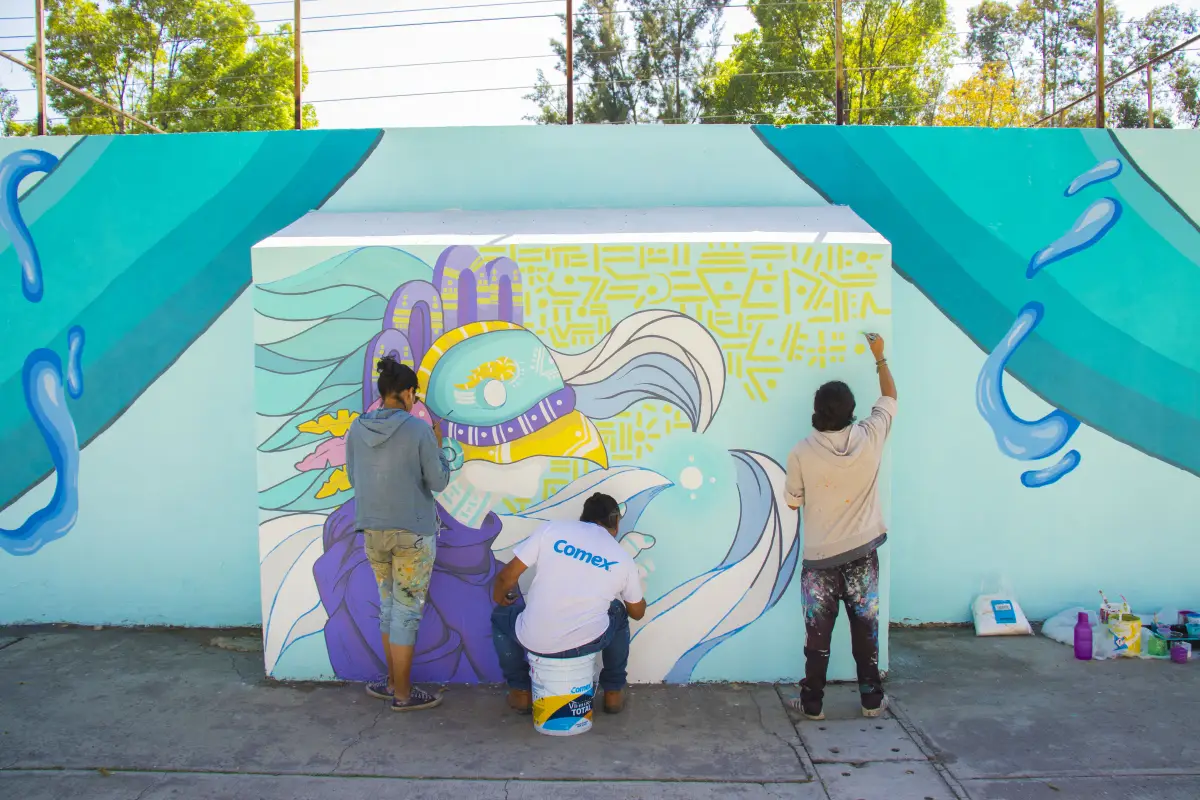 Pinta de murales en Comex por un México Bien Hecho