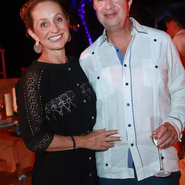 Gaby Sayago y Enrique Hernández 