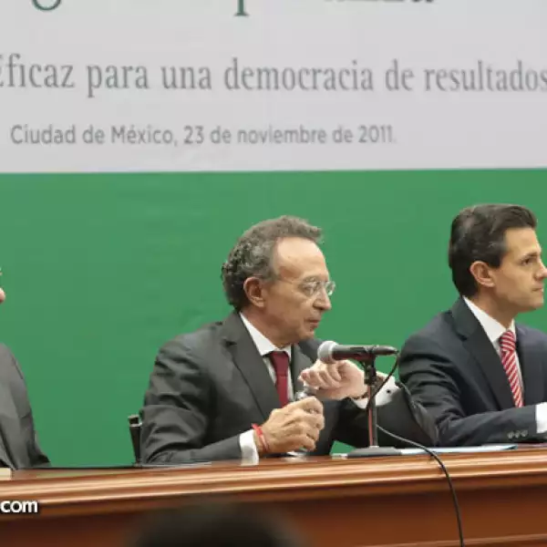 Hector Aguliar Camín, Guillermo Ortiz y Enrique Peña.