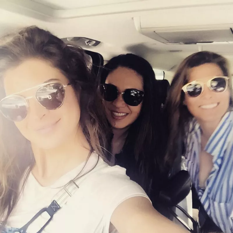 Fue Yolanda Andrade quien diera a conocer la noticia de que la conductora y la modelo eslovaca están de regreso en la Ciudad de México, luego de su viaje por el Polo Norte.