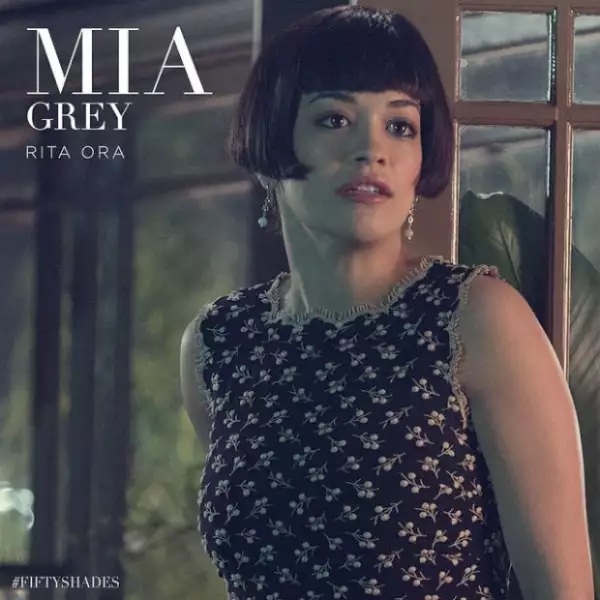 Rita Ora en el papel de Mia Grey.