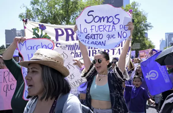 Mujeres en protesta 8 de marzo 2023
