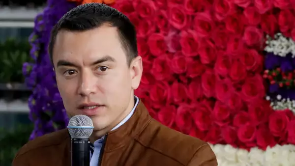 El presidente de Ecuador, Daniel Noboa, asiste a un evento sobre empleo juvenil en medio de la creciente tensión con México después de que Ecuador irrumpiera en la embajada de México en Quito para arrestar a un político buscado por cargos de corrupción, en El Quinche, Ecuador, el 8 de abril de 2024.