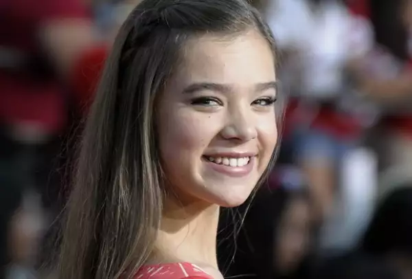 A sus 14 años fue nombrada embajadora de Miu Miu.