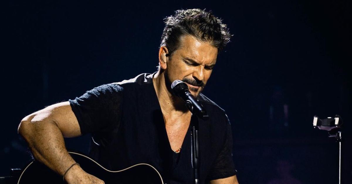 Ricardo Arjona regala un carro a Poncho, el taxista mexicano que inspiró su éxito Historia de taxi