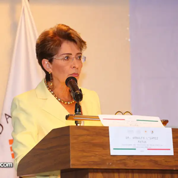 Dra. Mercedes Juan López, secretaria de salud