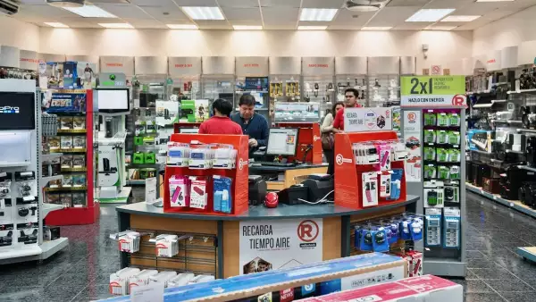 Menos RadioSchack, más Petco: Grupo Gigante cambia su negocio y deja de apostar por algunas marcas históricas