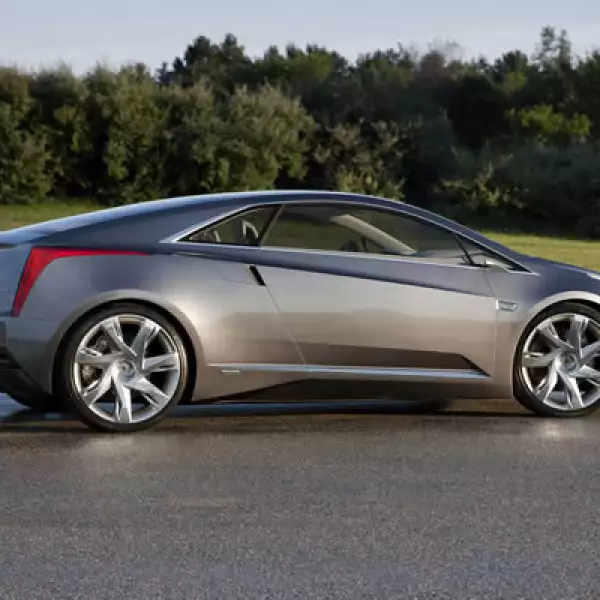 Cuando la energía de la batería está baja, el ELR cambia la forma en que utiliza su motor, lo que le permite la conducción a cientos de kilómetros adicionales.