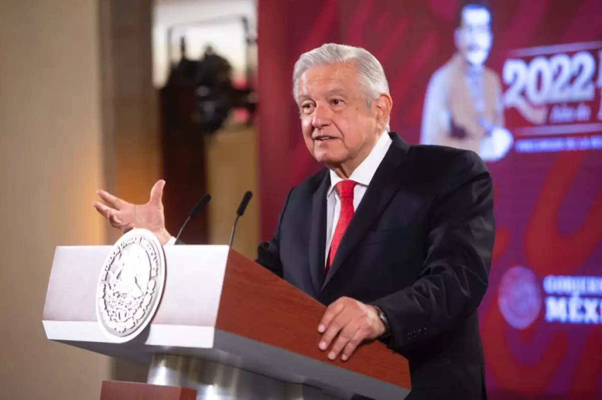 AMLO-marcha-8m