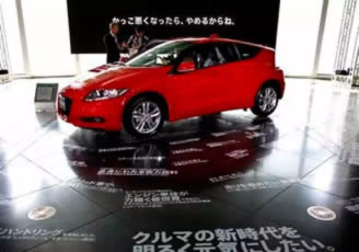 Algunos analistas opinan que los consumidores optarán por adquirir automóviles de Ford o GM ante las fallas de las firmas japonesas. (Foto: AP)