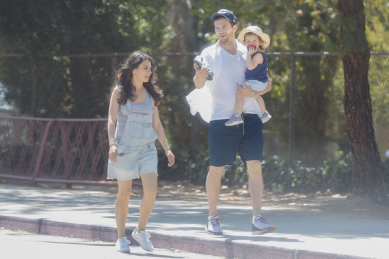 Mila y Ashton han formado una hermosa familia juntos.
