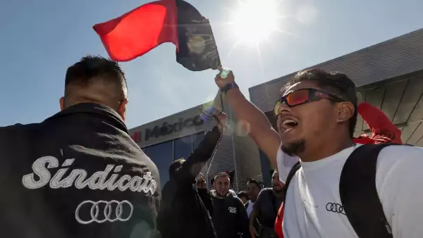 Huelga de Audi en México sigue: trabajadores en Puebla rechazan propuesta