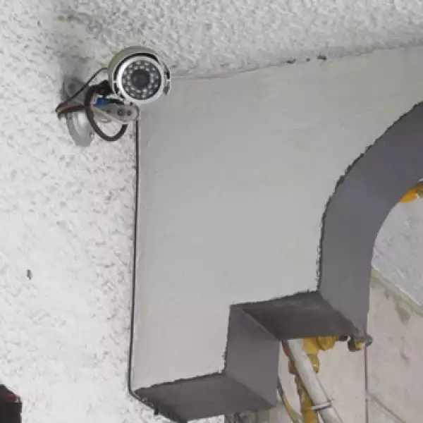 camara de vigilancia en el bar heaven