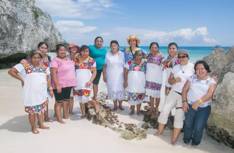 La Fundación Vena Cava lleva a cabo en Yucatán el proyecto “Casa de las Parteras”, el cual promueve la salud reproductiva de las mujeres mediante el uso de prácticas tradicionales mayas.