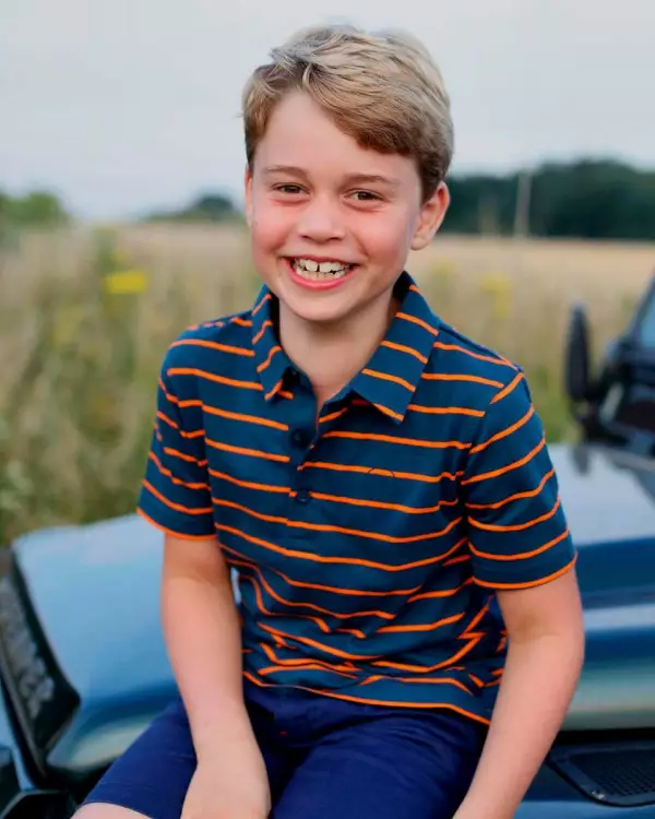 El retrato oficial por el cumpleaños 8 del príncipe George fue tomado por su mamá, Kate Middleton.
