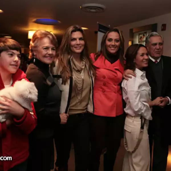 Darwin Angulo,Kate del Castillo,Montserrat Oliver,Verónica del Castillo,Yolanda Andrade,Erick del Castillo