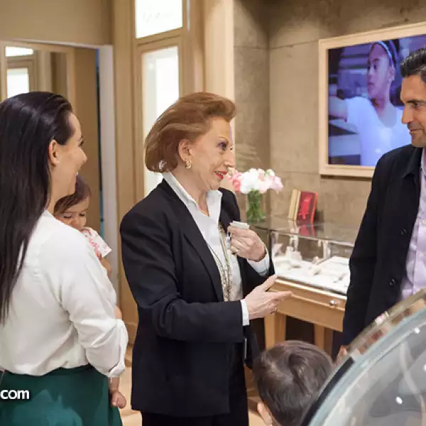 Claudia Lizaldi, Carmen Quijano y Eamonn Kneeland