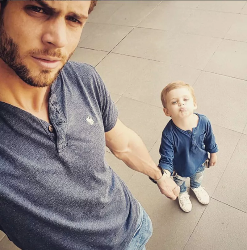 El actor y novio de Paulina Goto invitó a sus fanáticos a seguir a su pequeño hijo, Benicio Pancheri, quien hasta el momento tiene más de 32 mil followers en esa red social.