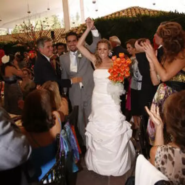 Luis Alfonso Cervantes, Claudia González